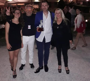 Daniele Barsotti con la staff musicamia